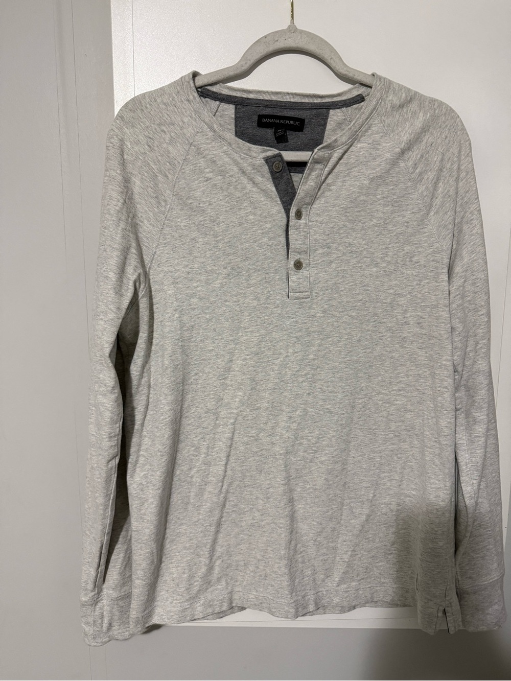 189. Banana Republic Men's Long-Sleeve Henley Shirt -Cabincore Normcore